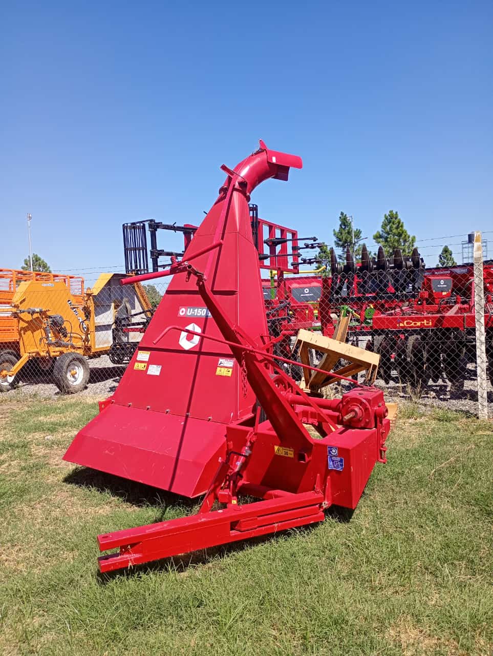 PICADORA DE FORRAJES MAINERO U150-B